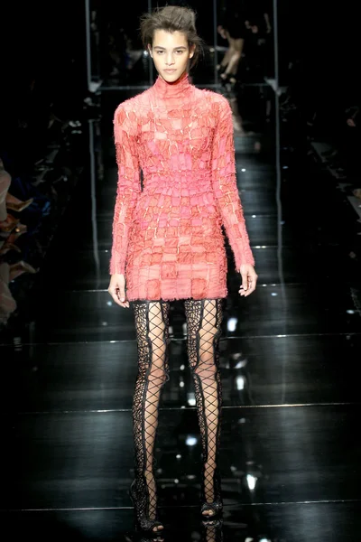 Look 19
